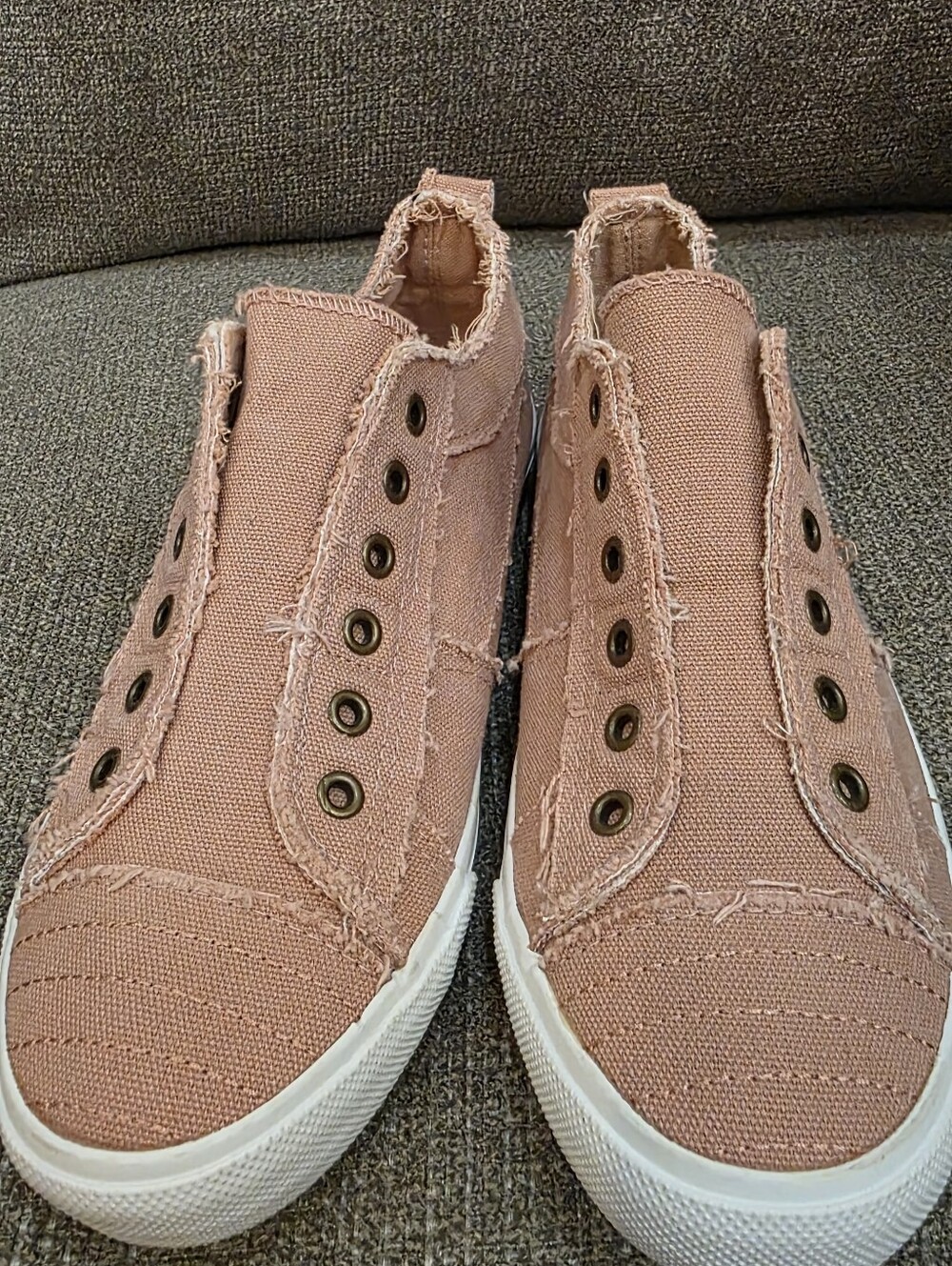 Yoki Slip on Sneakers